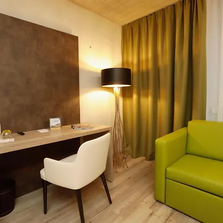 Im Zentrum Fuer Visionen Hotel Puch bei Hallein