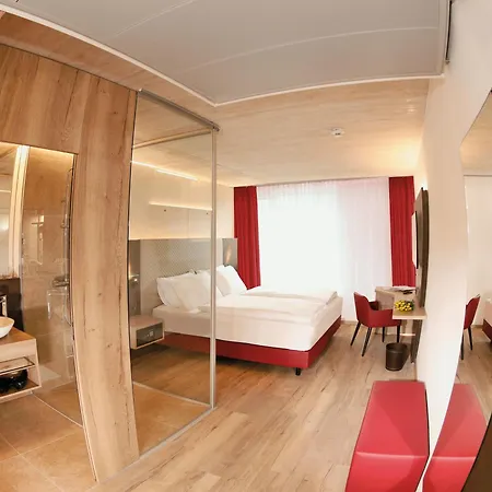 Hotel Im Zentrum Fuer Visionen 4*