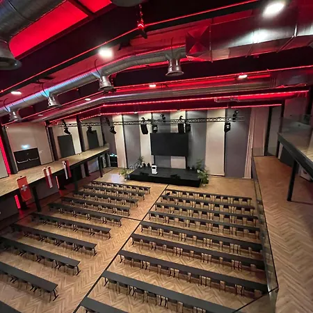 Hotel Im Zentrum Fuer Visionen 4*