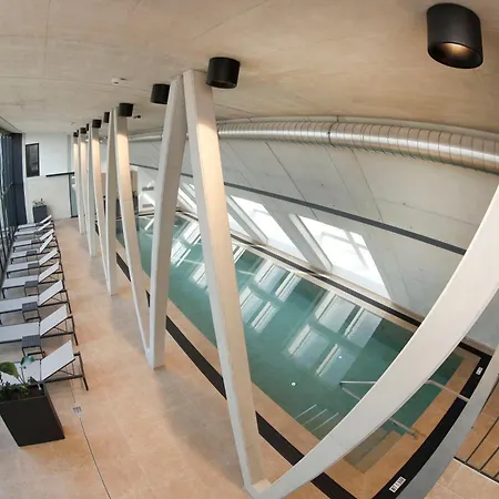 Hotel Im Zentrum Fuer Visionen 4*