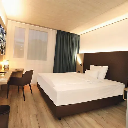 Hotel Im Zentrum Fuer Visionen 4*